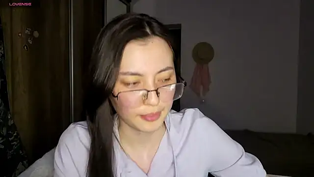 Snapshot of AshleyTropiano chatting on 3, 6, 2026 AshleyTropiano online show from 3, 6, 2026