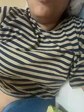 Snapshot of Aayaat__ chatting on 30, 7, 2026 Aayaat online show from 30, 7, 2026
