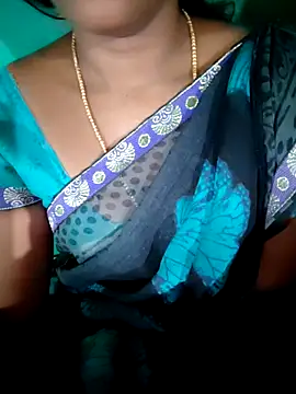 Snapshot of Tamil_Hot_HoneyBee chatting on 4, 5, 2026 Tamil Hot HoneyBee online show from 4, 5, 2026