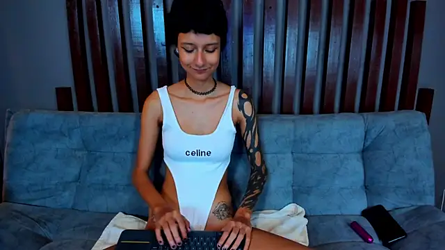 snner-velvet online show from 10, 5, 2026