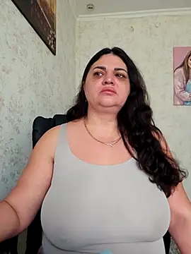-CUTE-EVVIL- online show from 10, 5, 2026