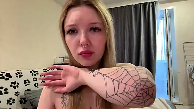 Snapshot of Elinthegreat chatting on 16, 5, 2026 Elinthegreat online show from 16, 5, 2026