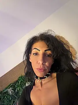 Yasmiinee online show from 31, 5, 2026