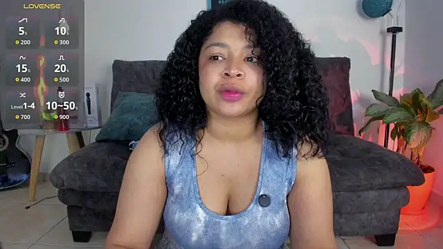 Snapshot of Nerea- chatting on 4, 7, 2026 Nerea- online show from 4, 7, 2026