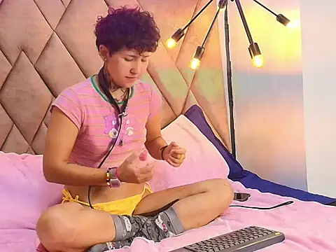 Zoe-xox online show from 28, 4, 2026