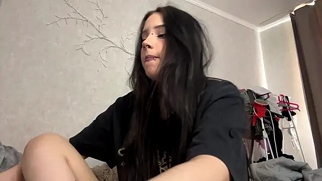 Snapshot of LouisePavlides chatting on 15, 5, 2026 LouisePavlides online show from 15, 5, 2026