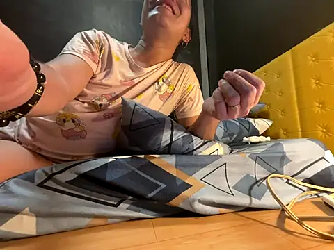 TSjuicyhotdrops online show from 1, 12, 2025