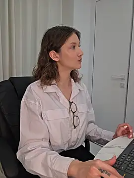 Snapshot of Aria_Alves chatting on 7, 7, 2026 Aria Alves online show from 7, 7, 2026