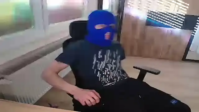 Snapshot of BadBoyMasked chatting on 29, 4, 2026 BadBoyMasked online show from 29, 4, 2026