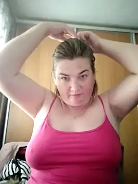 Snapshot of MiyaOlliver chatting on 2, 5, 2026 MiyaOlliver online show from 2, 5, 2026