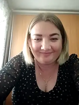 Snapshot of MiyaOlliver chatting on 10, 5, 2026 MiyaOlliver online show from 10, 5, 2026