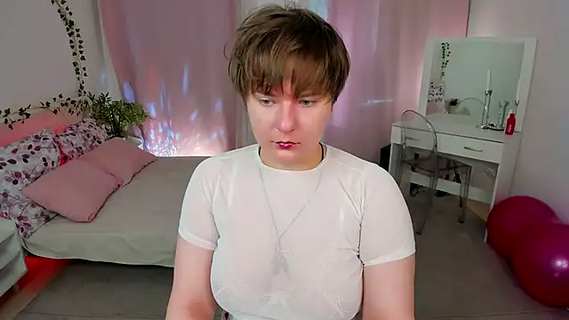 Snapshot of MelittaStorrie chatting on 7, 5, 2026 MelittaStorrie online show from 7, 5, 2026