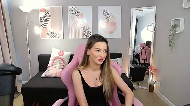 ZarinaGloss online show from 5, 5, 2026