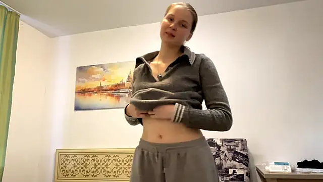 LongChillGerl online show from 13, 5, 2026