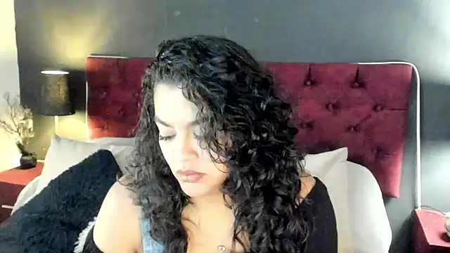 Snapshot of ZiaNoir_ chatting on 5, 7, 2026 ZiaNoir online show from 5, 7, 2026