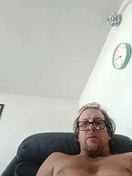 Snapshot of Craven311 chatting on 8, 7, 2026 Craven311 online show from 8, 7, 2026