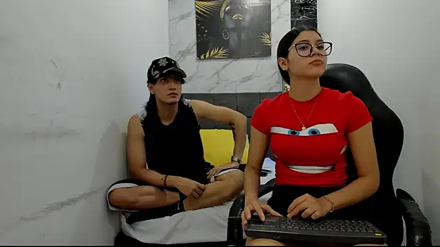 Snapshot of sweetauracouple chatting on 6, 7, 2026 sweetauracouple online show from 6, 7, 2026