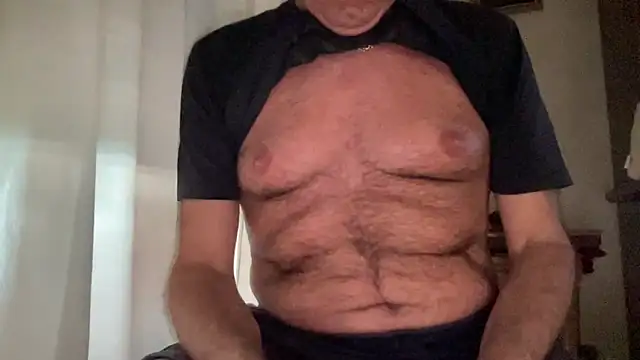 Snapshot of henrybull007 chatting on 7, 6, 2026 henrybull007 online show from 7, 6, 2026