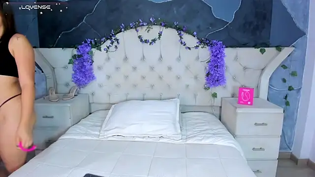 HayleyRoss  online show from 22, 5, 2026