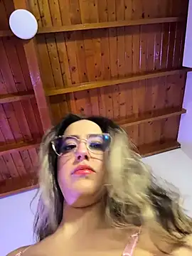 RenataVelasquez online show from 16, 6, 2026
