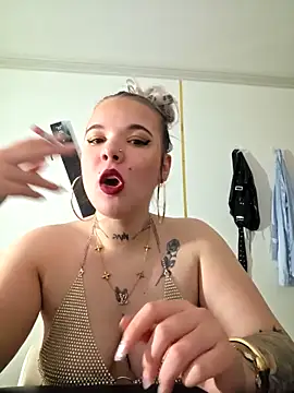 DominaLori online show from 30, 4, 2026