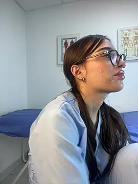 Snapshot of Sweet_Milaa1 chatting on 19, 5, 2026 Sweet Milaa1 online show from 19, 5, 2026