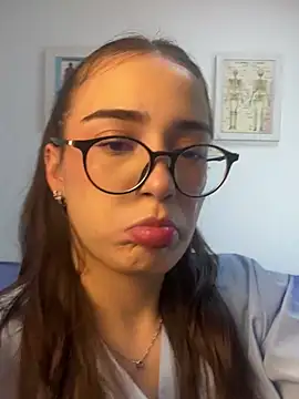Snapshot of Sweet_Milaa1 chatting on 20, 5, 2026 Sweet Milaa1 online show from 20, 5, 2026