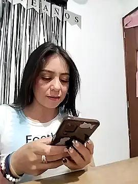 Snapshot of Gatita-fiufiu chatting on 1, 5, 2026 Gatita-fiufiu online show from 1, 5, 2026