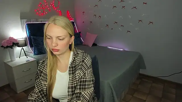 Snapshot of NancyGlamour chatting on 24, 6, 2026 NancyGlamour online show from 24, 6, 2026