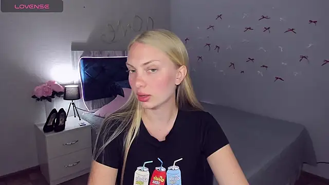 Snapshot of NancyGlamour chatting on 5, 7, 2026 NancyGlamour online show from 5, 7, 2026