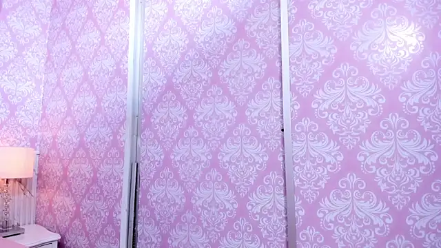 Snapshot of Miabloom19_ chatting on 17, 6, 2026 Miabloom19 online show from 17, 6, 2026
