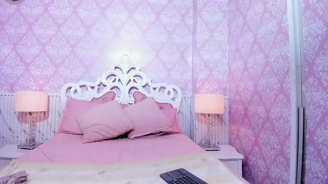 Snapshot of Miabloom19_ chatting on 23, 6, 2026 Miabloom19 online show from 23, 6, 2026