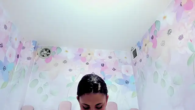 Snapshot of Miabloom19_ chatting on 24, 7, 2026 Miabloom19 online show from 24, 7, 2026