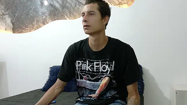 Snapshot of cameronsilverman chatting on 15, 6, 2026 cameronsilverman online show from 15, 6, 2026