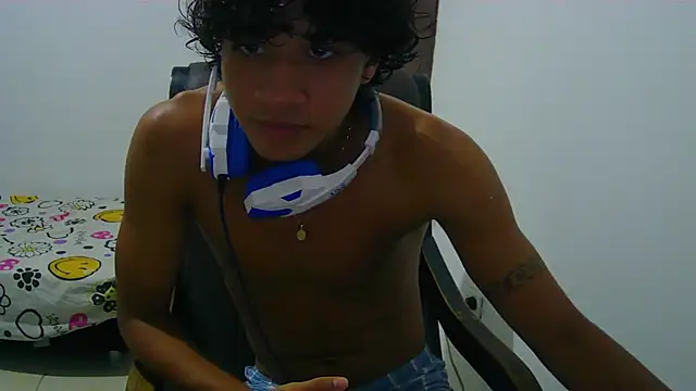 Snapshot of Hansel_take chatting on 4, 5, 2026 Hansel take online show from 4, 5, 2026