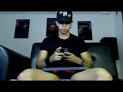 Snapshot of noahprada chatting on 7, 5, 2026 noahprada online show from 7, 5, 2026