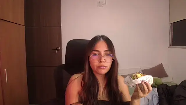 Snapshot of abbyyandmaxx chatting on 14, 6, 2026 abbyyandmaxx online show from 14, 6, 2026