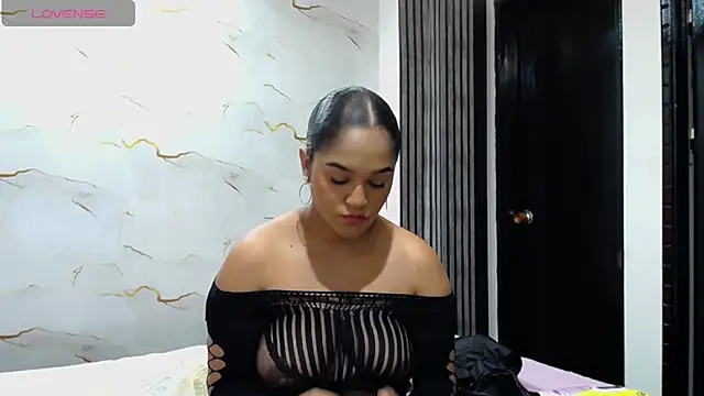 Snapshot of Liaa_cams chatting on 26, 6, 2026 Liaa cams online show from 26, 6, 2026