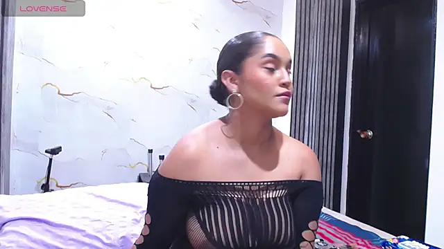 Snapshot of Liaa_cams chatting on 17, 7, 2026 Liaa cams online show from 17, 7, 2026