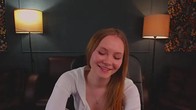 Snapshot of FloraLarsson chatting on 2, 5, 2026 FloraLarsson online show from 2, 5, 2026