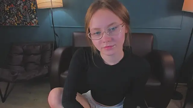 Snapshot of FloraLarsson chatting on 11, 6, 2026 FloraLarsson online show from 11, 6, 2026