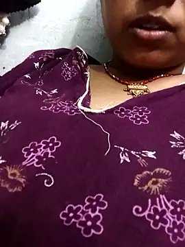 Snapshot of Simmi-00 chatting on 3, 5, 2026 Simmi-00 online show from 3, 5, 2026