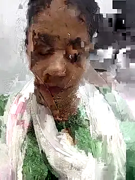 Snapshot of Simmi-00 chatting on 4, 5, 2026 Simmi-00 online show from 4, 5, 2026