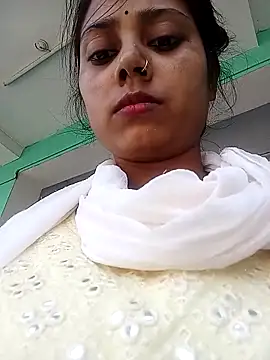 Snapshot of Simmi-00 chatting on 7, 5, 2026 Simmi-00 online show from 7, 5, 2026