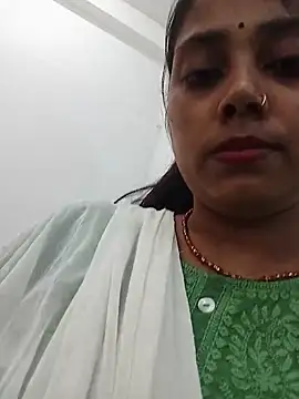 Snapshot of Simmi-00 chatting on 13, 5, 2026 Simmi-00 online show from 13, 5, 2026