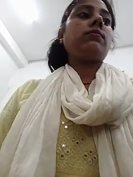 Snapshot of Simmi-00 chatting on 14, 5, 2026 Simmi-00 online show from 14, 5, 2026