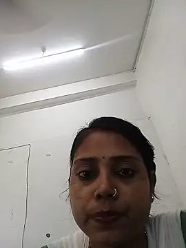 Snapshot of Simmi-00 chatting on 15, 5, 2026 Simmi-00 online show from 15, 5, 2026
