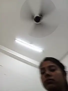 Snapshot of Simmi-00 chatting on 19, 5, 2026 Simmi-00 online show from 19, 5, 2026
