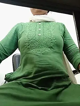 Snapshot of Simmi-00 chatting on 25, 5, 2026 Simmi-00 online show from 25, 5, 2026