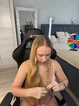 Snapshot of Kitty-Kelsi chatting on 5, 5, 2026 Kitty-Kelsi online show from 5, 5, 2026